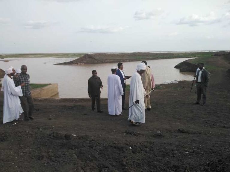 وزيرا الري والزراعة يتفقدان مشروع الرهد