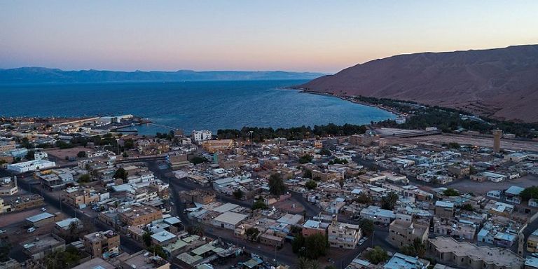 شواطئ تبوك البكر.. مقصد سياحي لمحبي الاسترخاء والهدوء