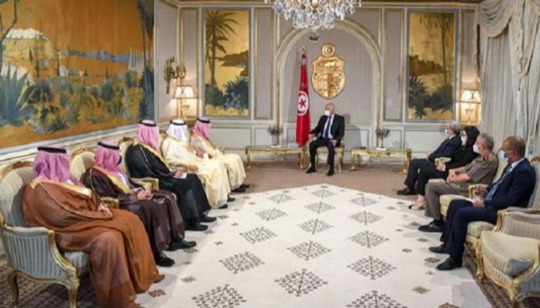الرئيس التونسي خلال لقاء الوفد السعودي