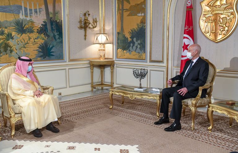 الرئيس التونسي خلال لقاء الوفد السعودي