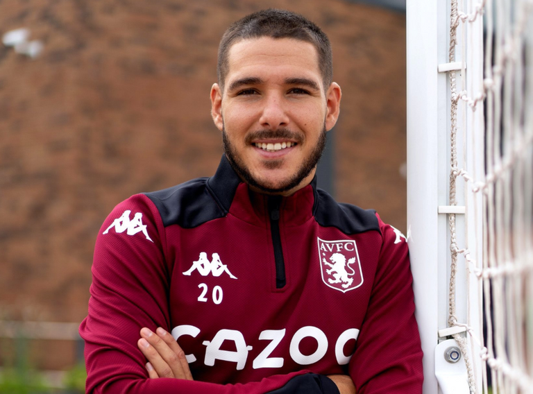 إيميليانو بوينديا لاعب أستون فيلا جاك جريليش لاعب مانشستر سيتي