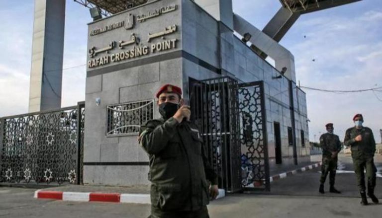 معبر رفح البري بين مصر وقطاع غزة