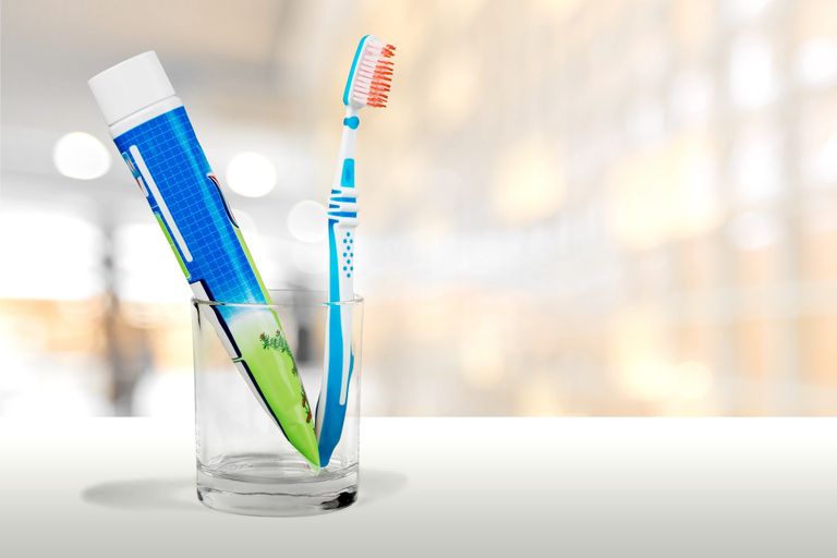 فرشاة ومعجون الأسنان