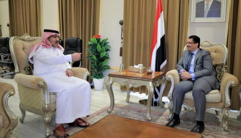 جانب من لقاء وزير الخارجية اليمني والسفير السعودي 