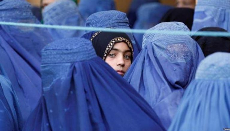 ملابس المرحلة.. أسعار الحجاب والعمامة في ارتفاع مع عودة طالبان