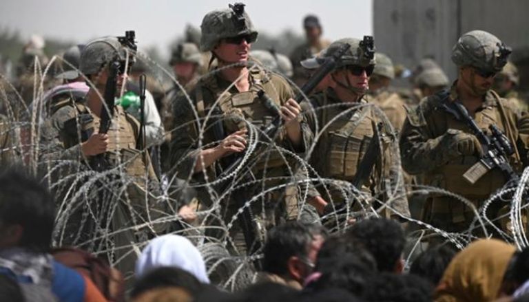 جنود أمريكيون في مطار كابول - أ.ف.ب