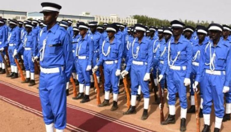 عناصر من الشرطة السودانية خلال احتفال بالخرطوم -أرشيفية