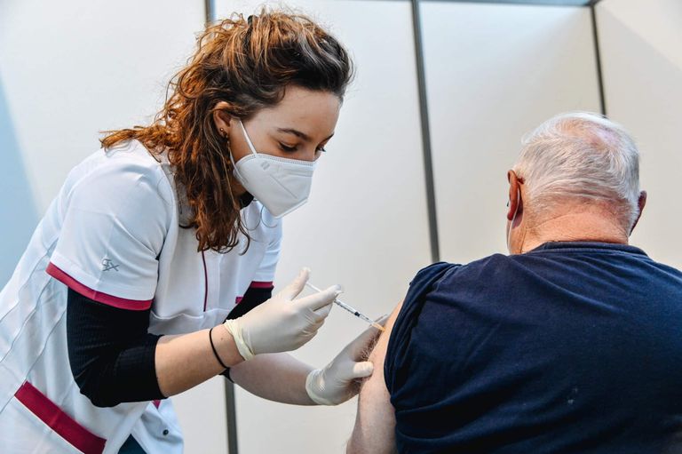 تطعيمات كورونا