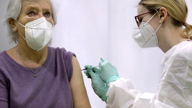 تطعيمات كورونا في بريطانيا