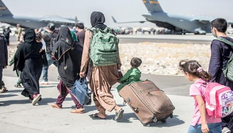 جانب من عملية الإجلاء للأفغان من مطار كابول- رويترز