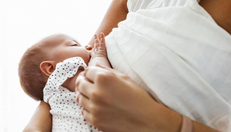 الرضاعة الطبيعية تنقل الأجسام المضادة لكورونا إلى الأطفال حديثي الولادة