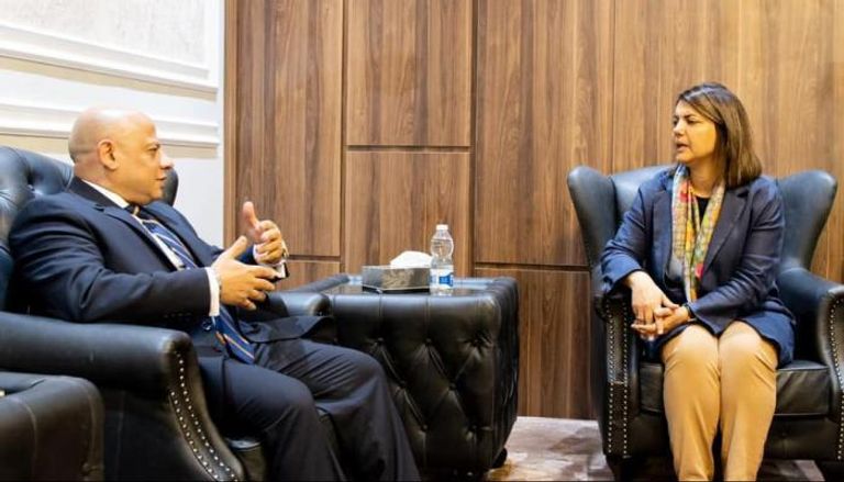 السفير المصري ووزيرة الخارجية الليبية 