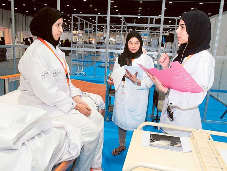 المرأة الإماراتية في القطاع الصحي