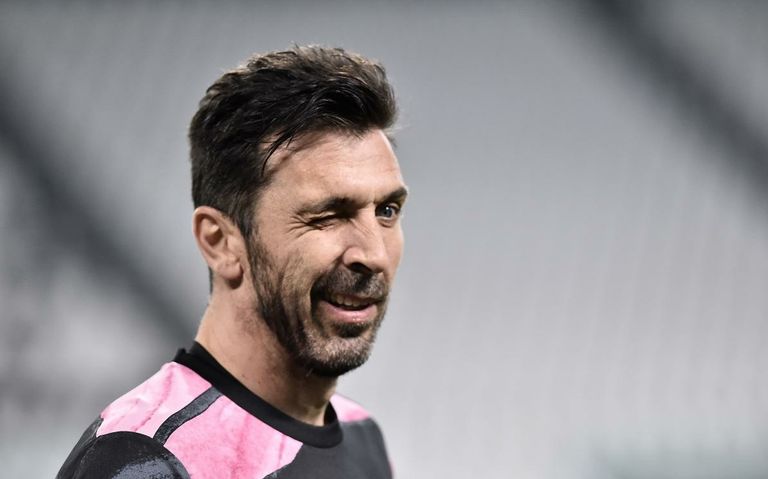 جيانلويجي بوفون حارس يوفنتوس الإيطالي السابق