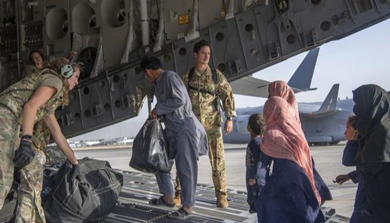 إجلاء مواطنين أفغان - بوليتيكو