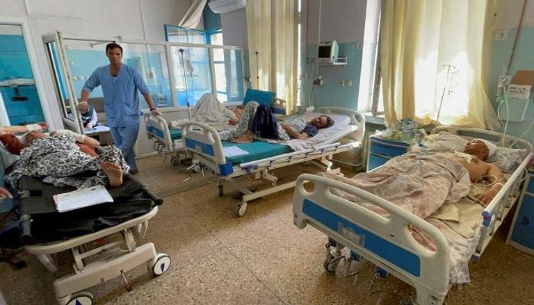 ضحايا تفجيري مطار كابول يتلقون العلاج- رويترز