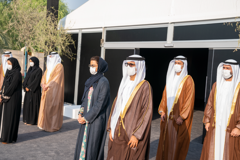 الشيخ خالد بن محمد بن زايد خلال تدشين شارع الشيخة فاطمة بنت مبارك