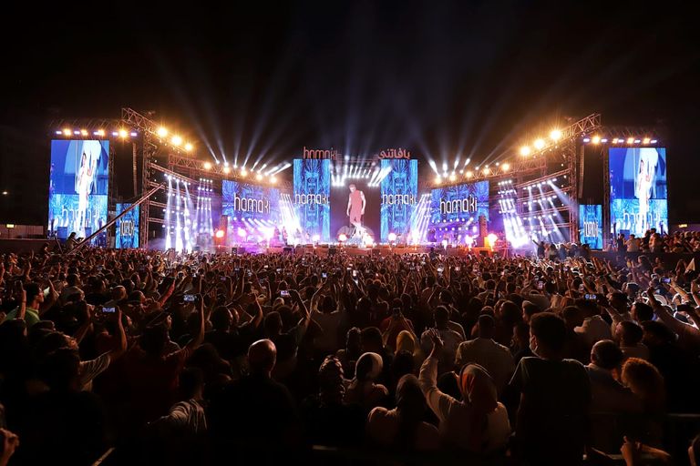 الفنان المصري محمد حماقي خلال الحفل