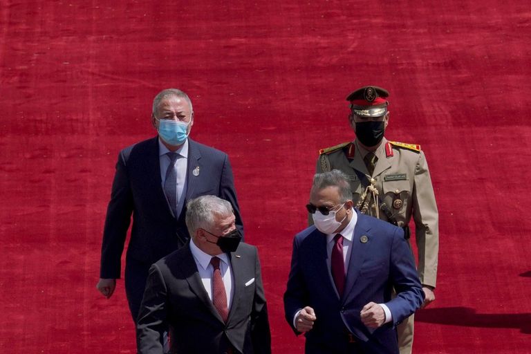 الكاظمي خلال استقباله الملك عبدالله الثاني