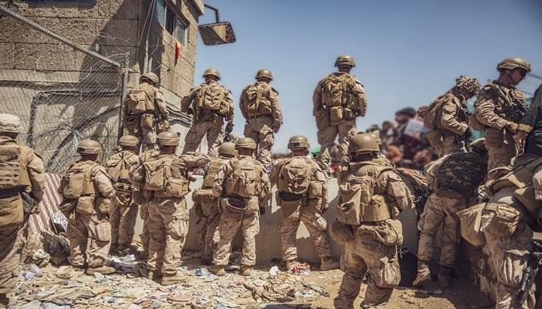 عناصر من القوات الأمريكية في مطار كابول- رويترز