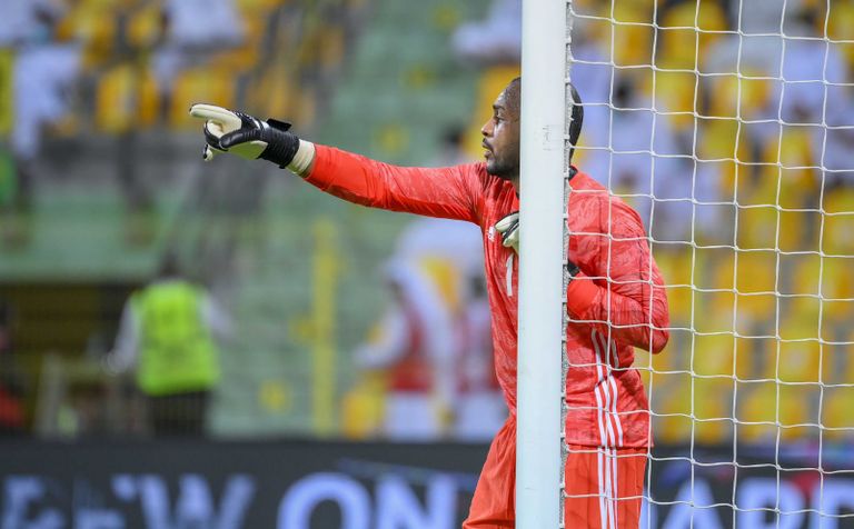 علي خصيف حارس مرمى المنتخب الإماراتي منتخب الإمارات