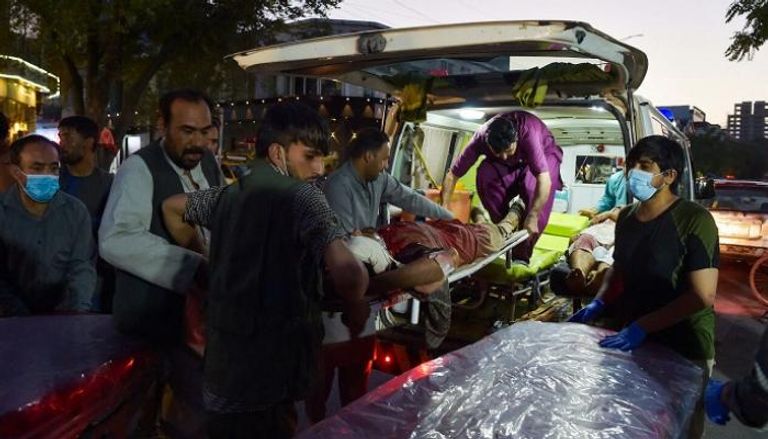 ضحايا جراء الانفجار الذي وقع قرب مطار كابول- أرشيفية