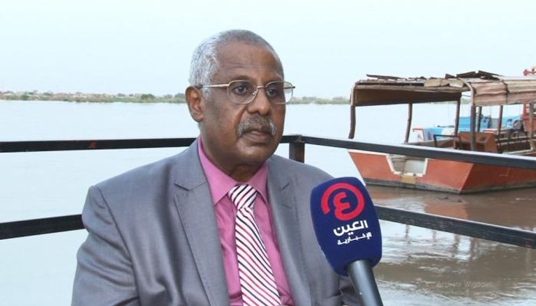 الكاتب السوداني فتحي الضو خلال حوار 