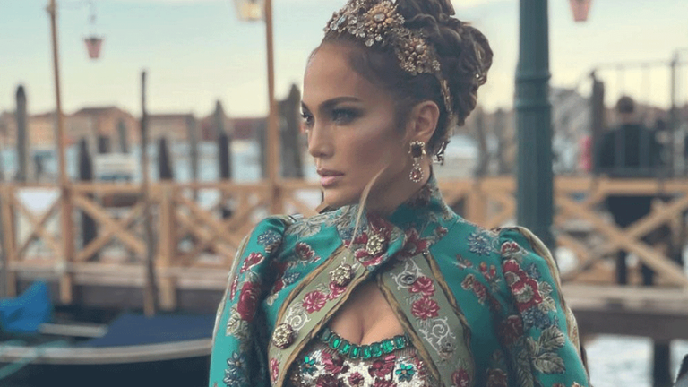 عرض "ألتا مودا" لدار "دولتشى آند جابانا"