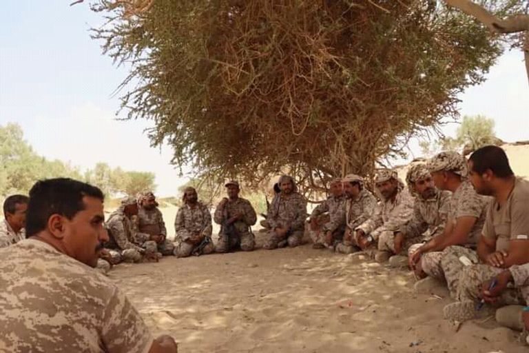 رئيس هيئة الأركان قائد العمليات المشتركة، خلال تفقده قوات الجيش في المنطقة العسكرية السابعة رئيس هيئة الأركان العامة بالجيش اليمني الفريق الركن صغير حمود بن عزيز