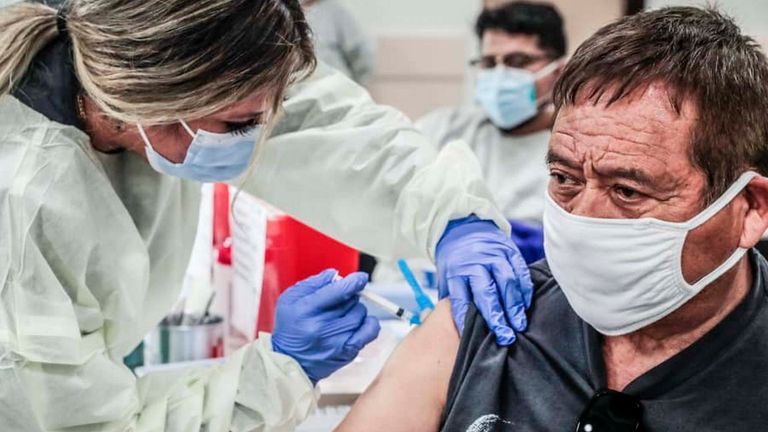 تطعيمات فيروس كورونا