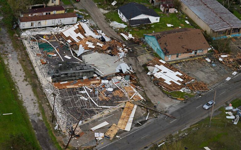 جانب من أضرار الإعصار أيدا 