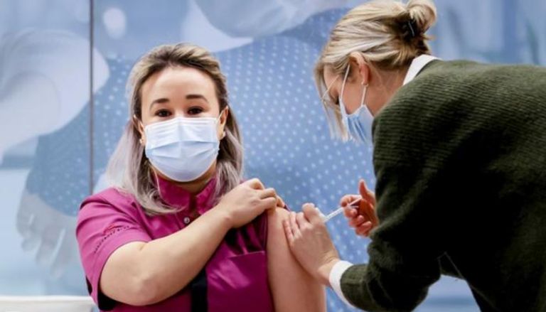 استمرار حملة التطعيمات ضد كورونا في أوروبا