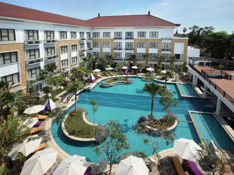 منتجع في بالي.. تعبيرية