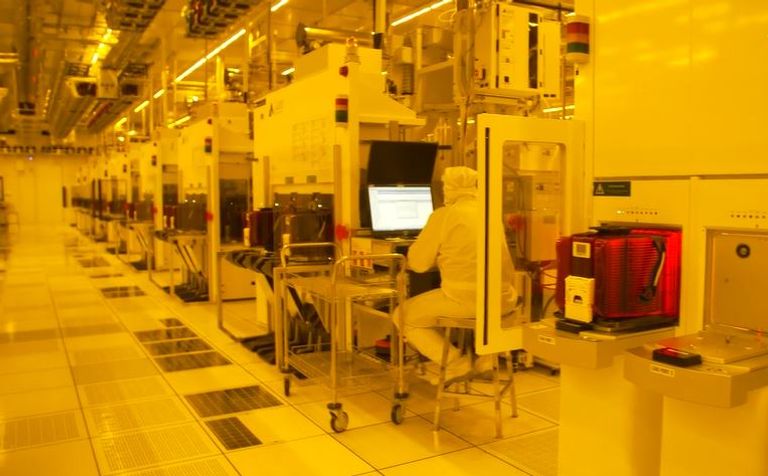 عملية تصنيع المكثفات السيراميكية في مصانع آسيا