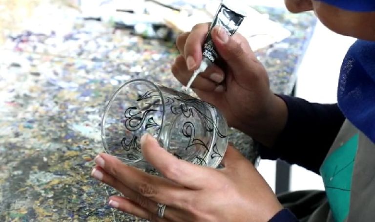 كاتيا زدرافقوفا حرفية تونسية بلغارية