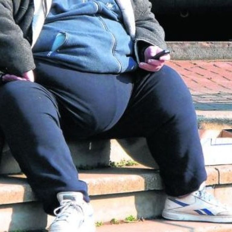 دراسة حديثة تحذر من خطورة دهون البطن على حركة كبار السن - صورة تعبيرية