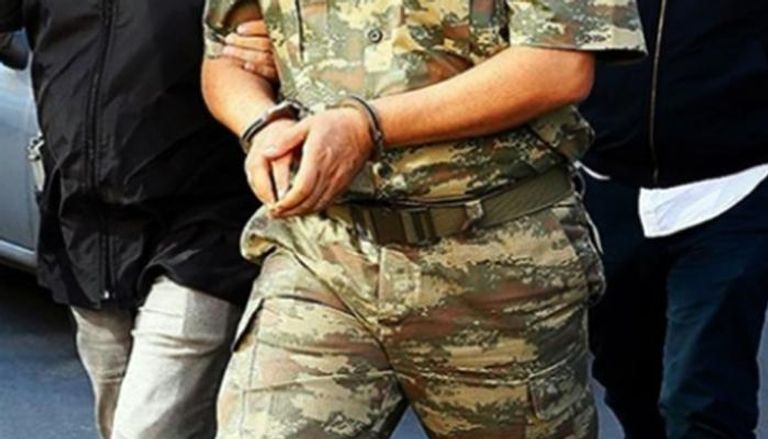 عملية اعتقال سابقة لعسكريين في تركيا- أرشيفية
