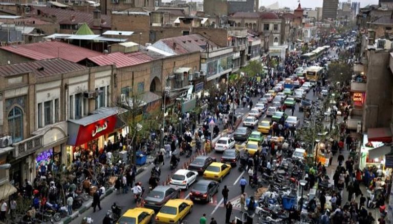 شارع تجاري في وسط طهران