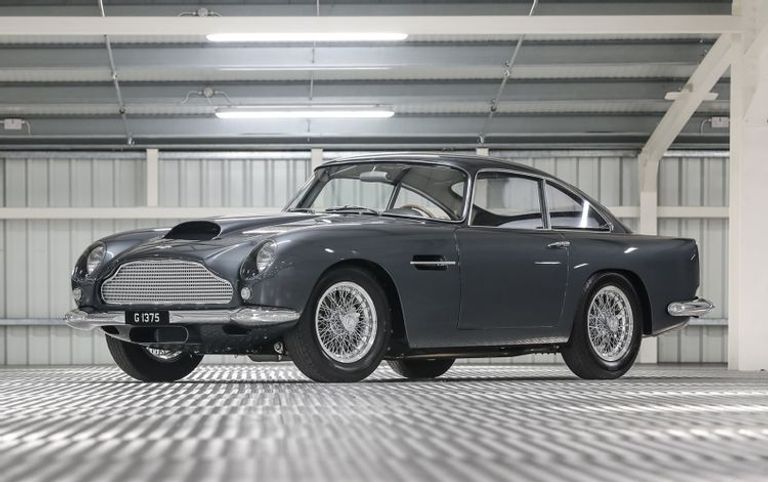 طراز Aston Martin DB4 GT طراز Jaguar D-Type (XKD 518)