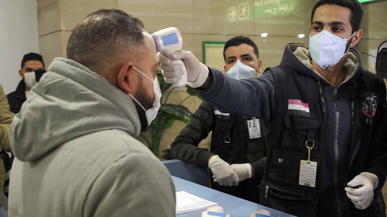 إصابات جديدة في مصر مستشفيات الهند تكتظ بالمرضى والمصابين بفيروس كورونا