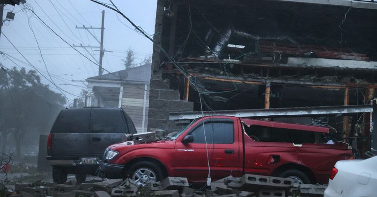 مخلفات إعصار "إيدا" 