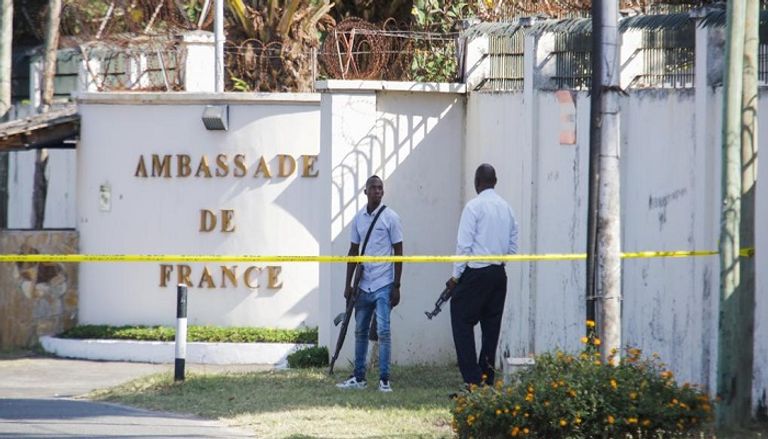 الهجوم على سفارة فرنسا في تنزانيا خلف 4 قتلى- رويترز