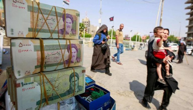 انهيار العملة الإيرانية
