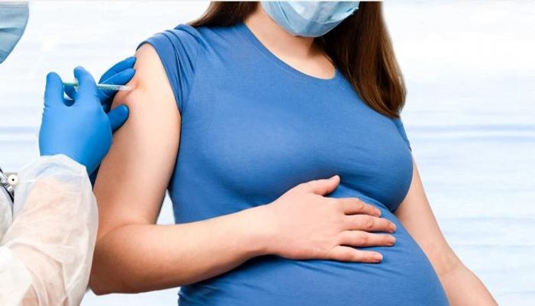 التطعيم ضد كورونا يحمي الحامل وجنينها