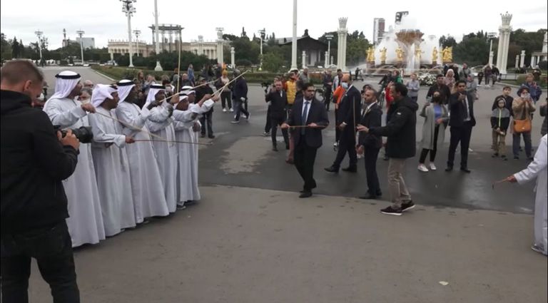 الدكتور محمد أحمد الجابر السفير الإماراتي لدى روسيا خلال افتتاح الفعاليات
