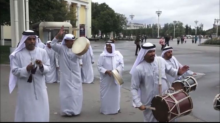 الدكتور محمد أحمد الجابر السفير الإماراتي لدى روسيا خلال افتتاح الفعاليات