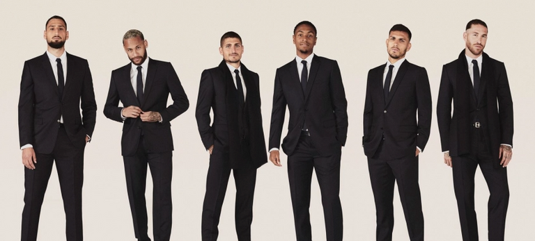 فريق باريس سان جيرمان الفرنسي ليونيل ميسي وكيليان مبابي نجما باريس سان جيرمان