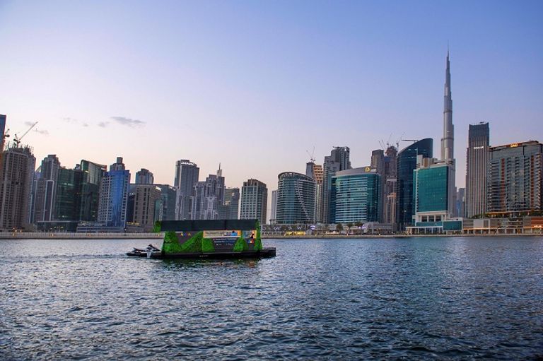 الإمارات.. إطلاق منصة عائمة وتطبيق للتجارة الإلكترونية البحرية