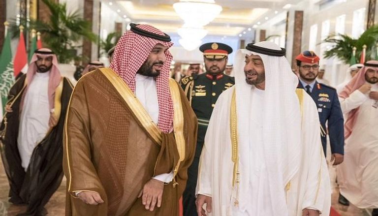 الشيخ محمد بن زايد آل نهيان خلال لقاء سابق مع الأمير محمد بن سلمان
