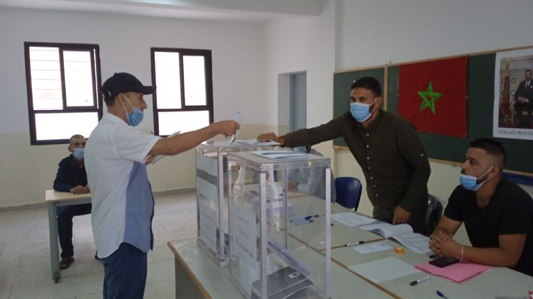مراقبون وناخبون بانتخابات المغرب